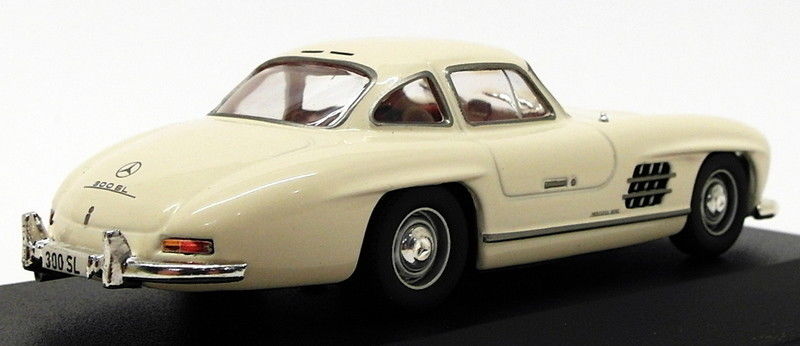 Atlas Editions 1/43 Scale Model Car 7 905 006 - 1954 Mercedes Benz 300SL - Cream