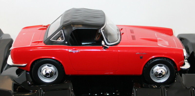 Triple 9 1/18 Scale Diecast T9-1800190 - Honda S800 - Red