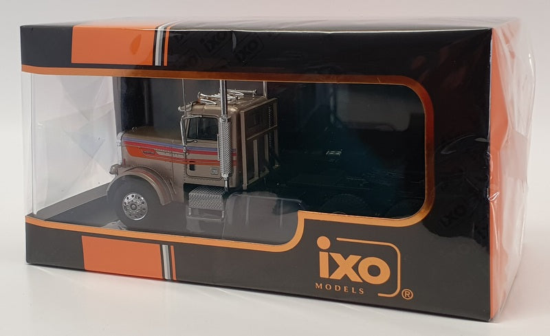 IXO Models 1/43 Scale TR076 - 1977 Freighterliner FLC 120 64T - Silver