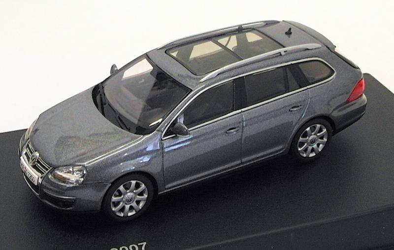 Autoart 1/43 Scale Model Car 25218A - 2007 VW Golf Variant - Platinum Gray