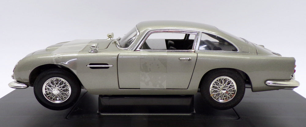 Ertl 1/18 Scale 39413 - 1965 Aston Martin DB5 James Bond 007 Casino Royale