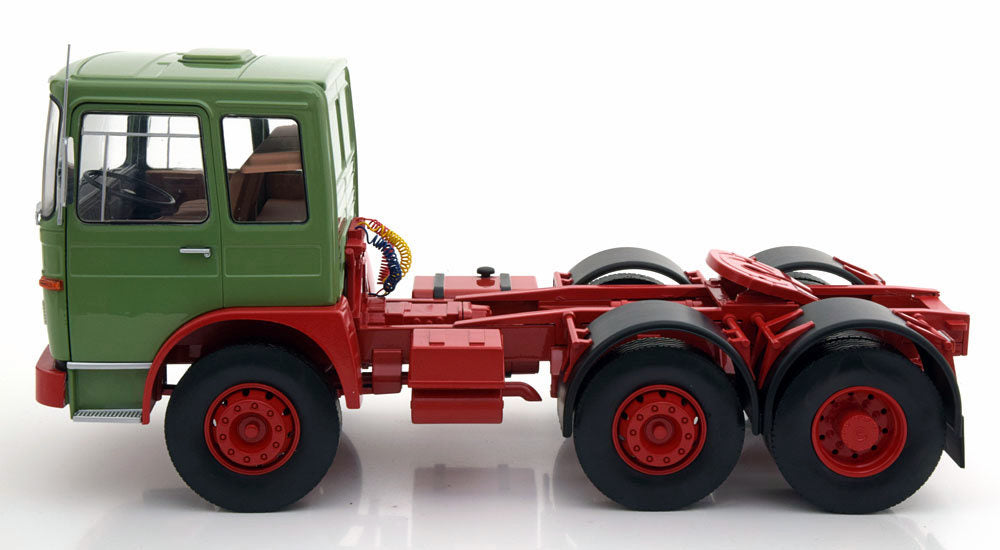 Road Kings 1/18 Scale RK180052 - 1972 MAN 16304 F7 Tractor Truck Green/Red