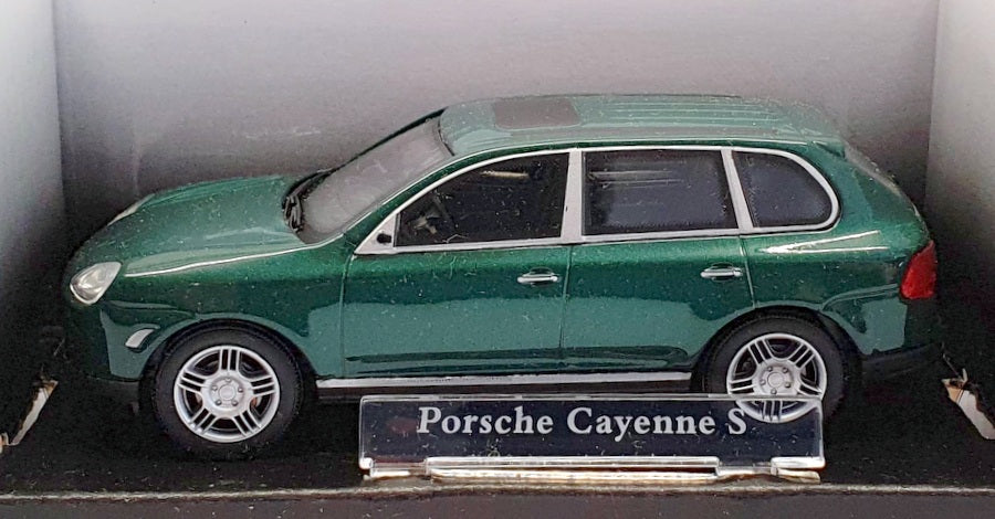 Cararama 1/43 Scale 230D - Porsche Cayenne S - Green