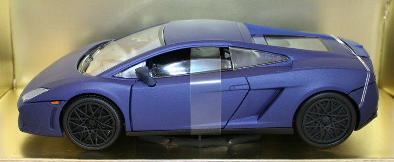 Motormax 1/24 Scale 79504 - Lamborghini LP 560-4 - Satin Paint Blue