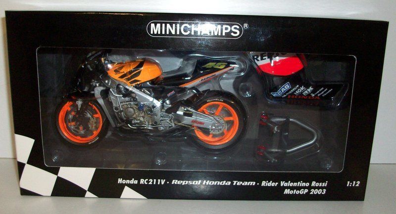 Minichamps 1/12 Scale 122 037146 Honda RC211V Rossi Repsol Moto GP 2003