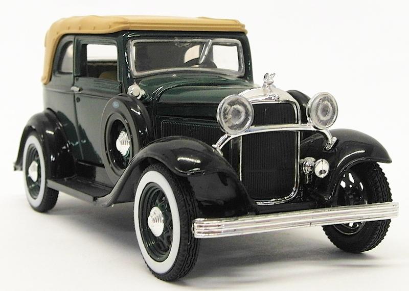 National Motor Museum Mint 1/32 Scale SS-T5350 - 1932 Ford Convertible Sedan