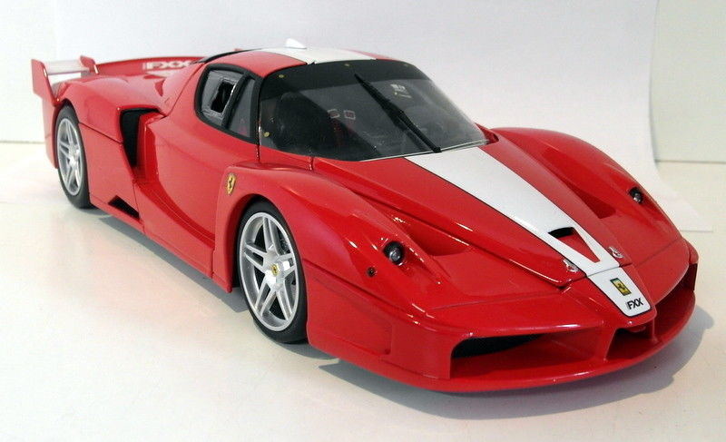 Hot Wheels Elite 1/18 Scale Diecast - J8246-0510 Ferrari FXX Red / White stripe
