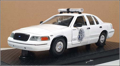 Classic Metal Works 1/24 Scale 25822A - Ford Crown Victoria Police Denver