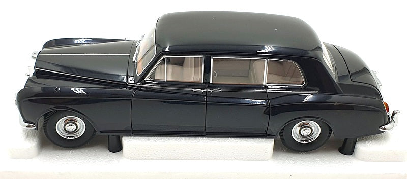 Paragon 1/18 Scale Diecast PA-38216 - Rolls Royce Phantom V Midnight Blue RHD