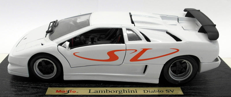 Maisto 1/18 Scale Diecast - 31844 Lamborghini Diablo SV White