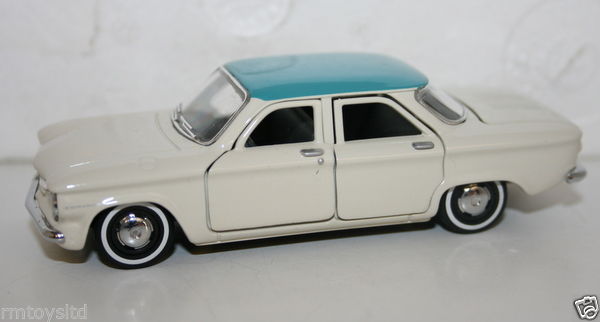 FRANKLIN MINT 1/43 SCALE- B11PU75 - 1960 CHEVROLET CORVAIR - WHITE / BLUE ROOF