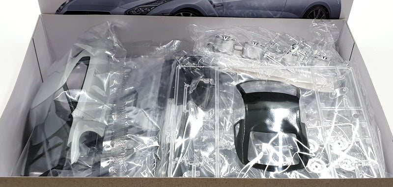 Aoshima 1/24 Scale Model Kit 02-A - Nissan R35 GT-R 2014 - Silver