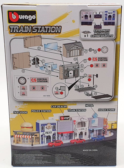 Burago 1/43 Scale Model Car #18 31505 - Jeep Renegade And Train Station