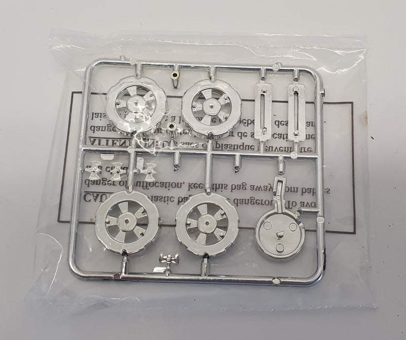 Jonny Lighting 1/24 Scale Model Kit 6904 - Batmobile DC Comic