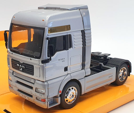 Welly 1/32 Scale Model Car 32640W - MAN TG510A - Silver