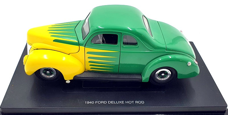 Eagle Universal Hobbies 1/18 Scale 814007 1940 Ford Deluxe Hot Rod Green/Yellow