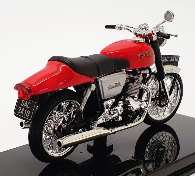 Atlas Editions 1/24 Scale 4 658 103 - 1969 Norton Commando 750 Motorbike - Red