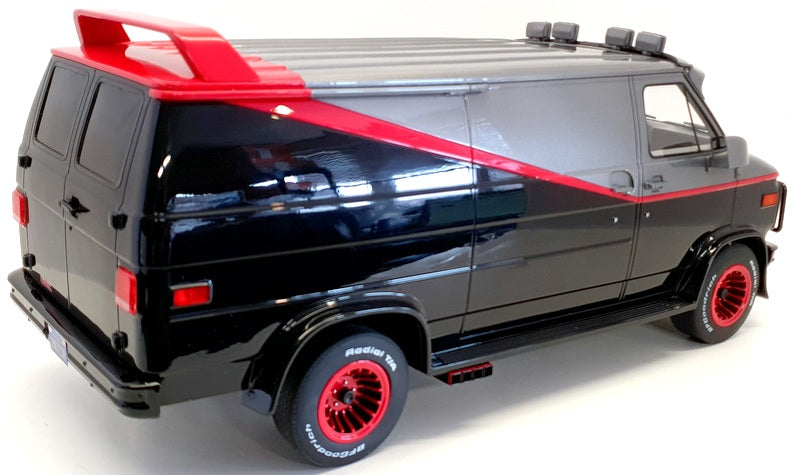 Greenlight 1/12 Scale Model Car 12101 - 1983 GMC Vandura A Team