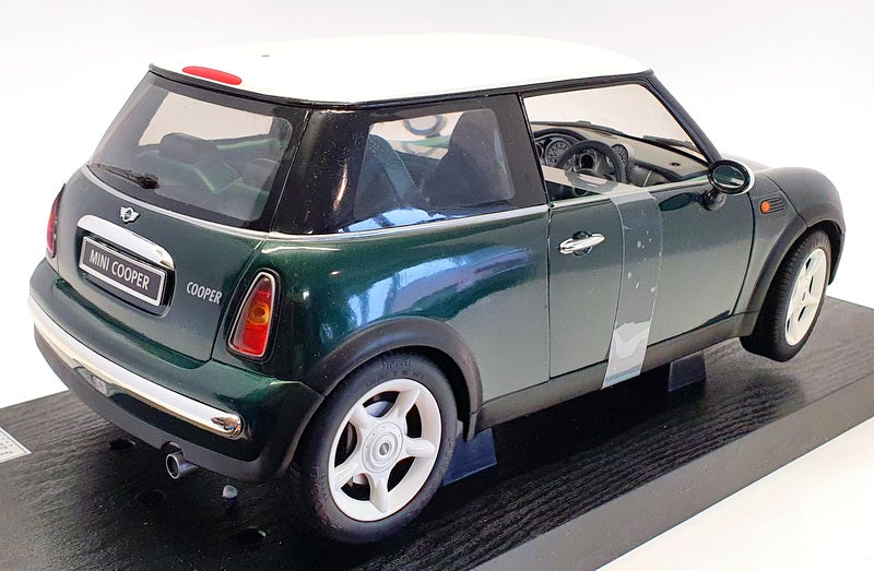 Revell 1/12 Scale Model Car 08452 - Mini Cooper - Green/White Roof