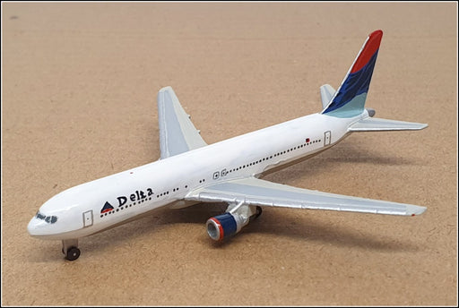 Schabak 1/600 Scale AC08 - Boeing 767-300 Aircraft Delta Airlines REPAINT