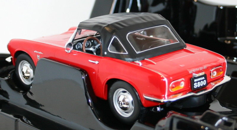 Triple 9 1/18 Scale Diecast T9-1800190 - Honda S800 - Red