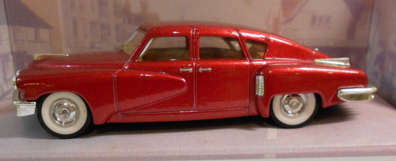 Dinky 1/43 Scale Diecast Model DY-11 1948 TUCKER TORPEDO RED