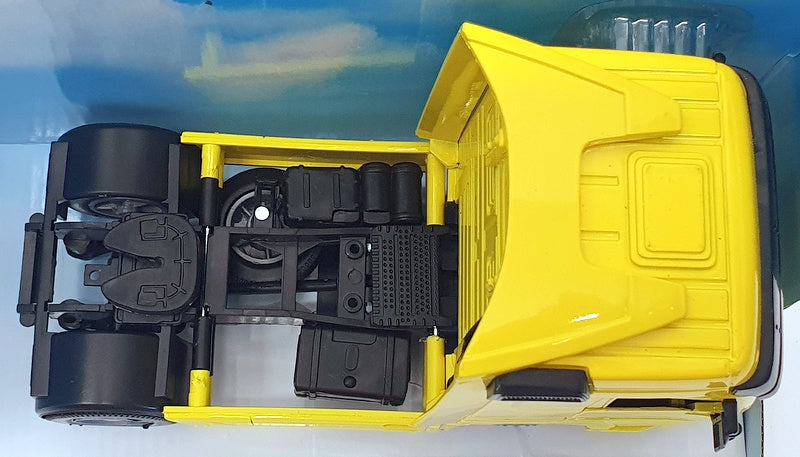 New Ray 1/32 Scale Model Truck 10843 - Mercedes Benz Actros