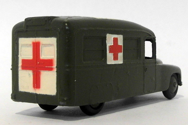 Vintage Dinky 30HM - Daimler Ambulance - Green