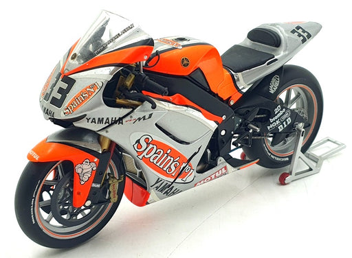 Minichamps 1/12 Scale 122 036333 - Yamaha YZR-M1 Fortuna Melandri 2003