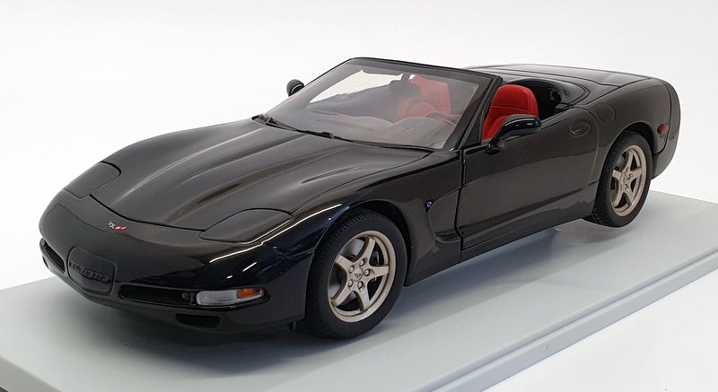 UT Models 1/18 Scale 21007 - 1998 Chevrolet Corvette Convertible - Black