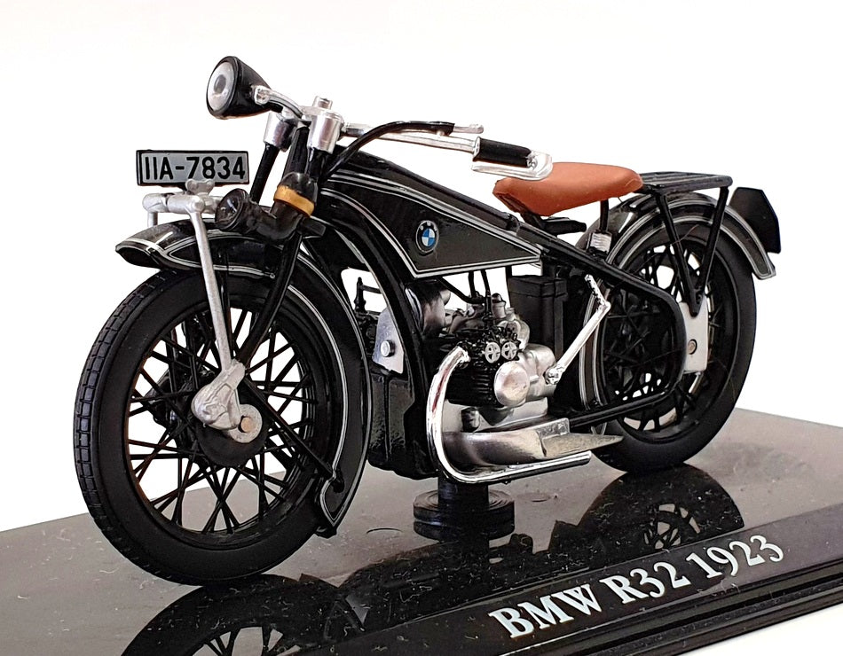 Atlas Editions 1/24 Scale 4 658 124 - 1923 BMW R32 Motorbike - Black