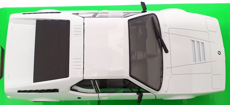 Welly 1/24 Scale Model Car 24098W - BMW M1 - White