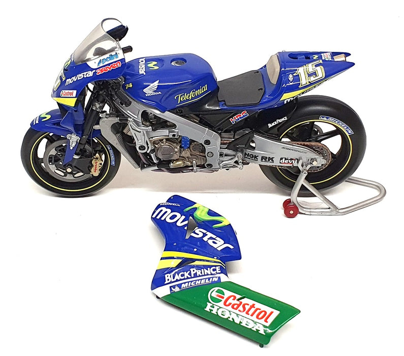 Minichamps 1/12 Scale 122 041015 - Honda RC211V S. Gibernau MotoGP 2004