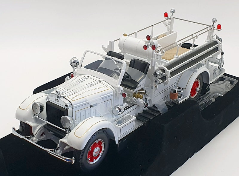Modellino 1935 Mack Type 75BX &ndash; Road Signature Scala 1:24, Placcato Oro 24K
