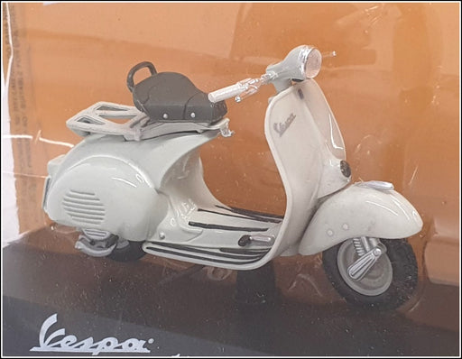 Altaya 1/18 Scale Diecast #32 - 1955 Piaggio Vespa 150 - Lt Grey