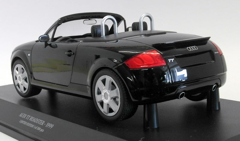 Minichamps 1/18 Scale - 155 017030 Audi TT Roadster Mk1 1999 Black