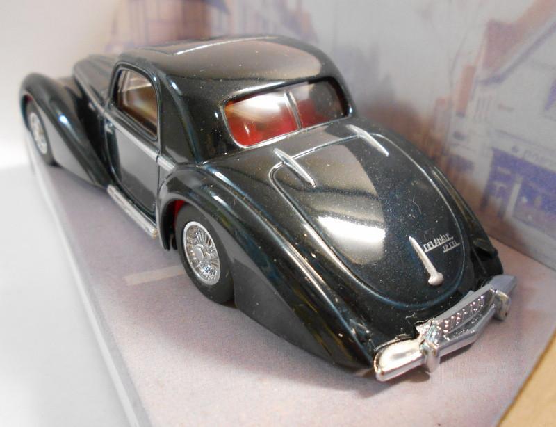 Dinky 1/43 Scale Diecast Model DY-14 DELAHAYE 145 GUNMETAL GREY
