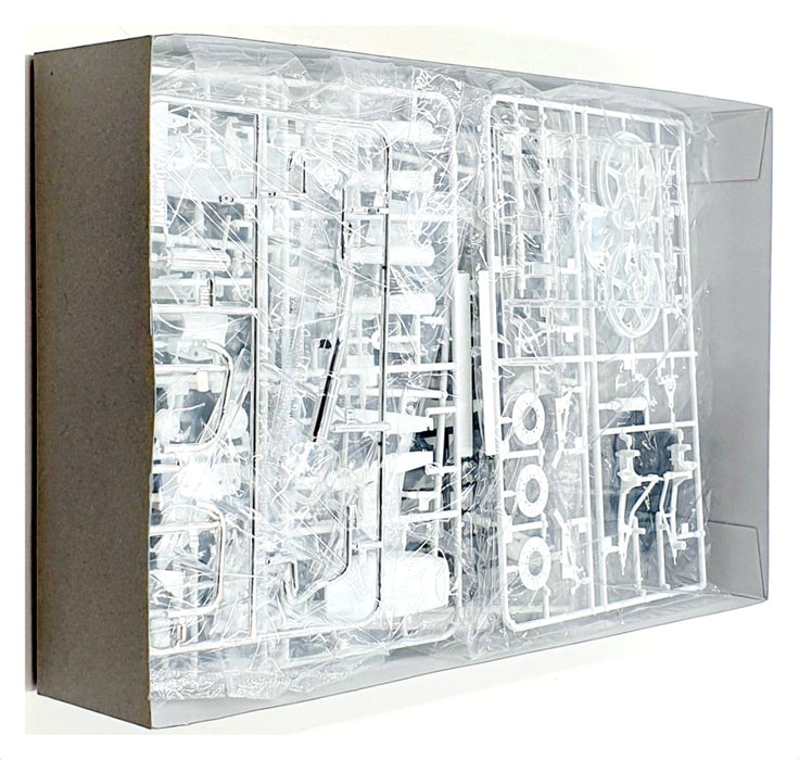 Aoshima 1/12 Scale Unbuilt Kit 062678 - 1982 Kawasaki Z400GP Motorbike