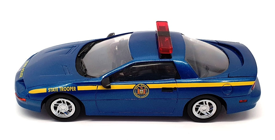Code 3 Collectibles 1/24 Scale 30721A - Chevrolet Police Car New York - Blue