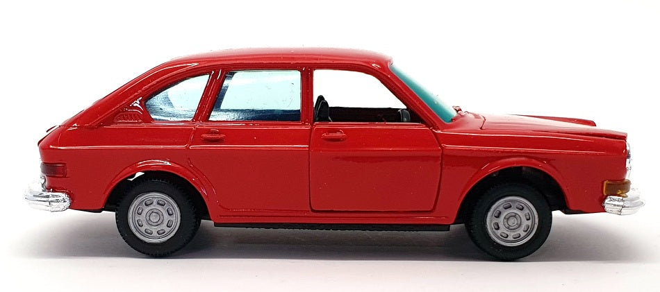 Gama 1/41 Scale Diecast 1125 - Volkswagen VW 411 - Red