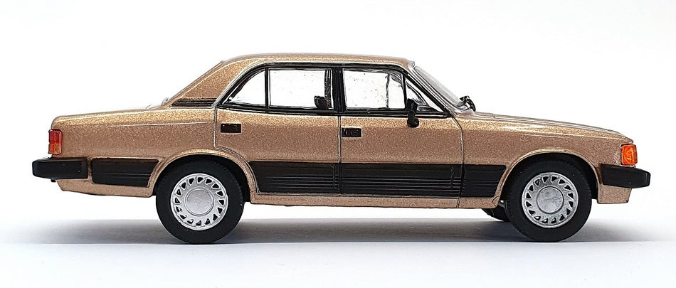 Altaya 1/43 Scale 20921D - 1988 Chevrolet Opala Diplomata 4.1 - Gold
