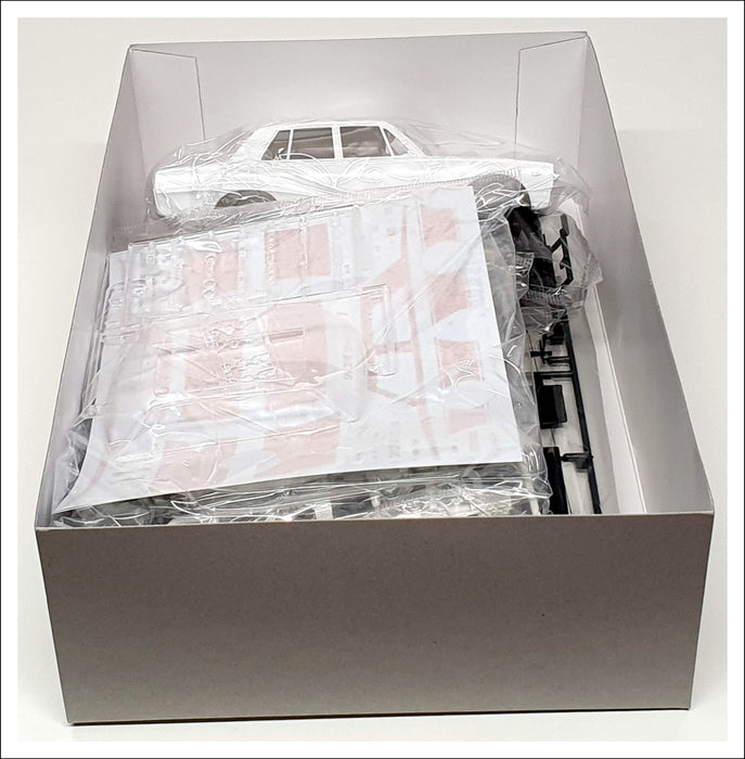 Aoshima 1/24 Scale Model Kit 051269 - LB-Works Nissan Skyline Hakosuka Works 4Dr