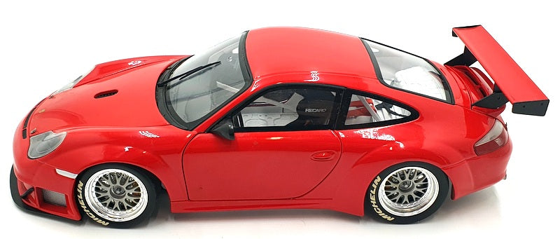 Minichamps 1/18 Scale - 100 046400 - Porsche 911 GT3 RSR FIA GT 2004 - Red
