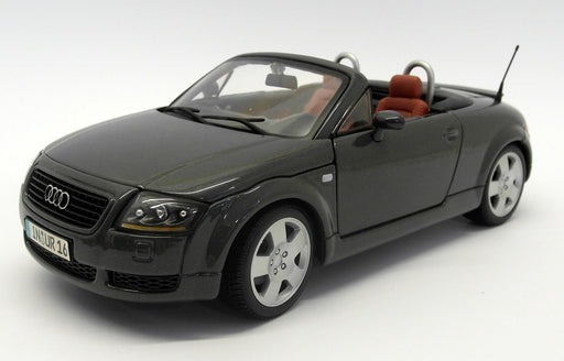 Maisto 1/18 Scale Model Car - 31878 Audi TT Roadster Metallic Grey