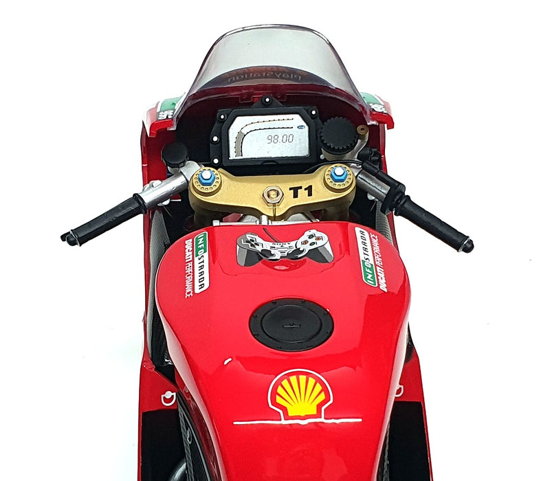 Minichamps 1/6 Scale 062 011221 - Ducati 996R T. Bayliss WSB 2001 World Champion
