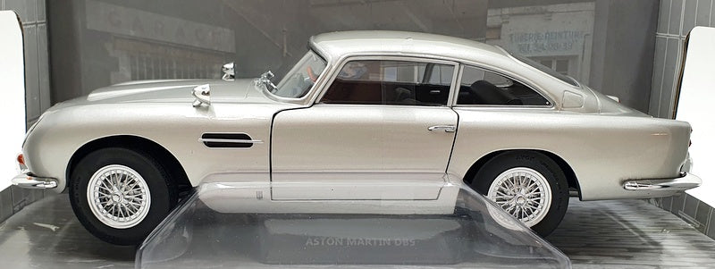 Solido 1/18 Scale Diecast S1807101 - Aston Martin DB5 1964 - Silver Birch