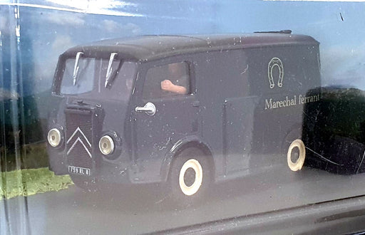 Altaya 1/43 Scale AL091121 - Citroen Tub Diorama Marechal Ferrant - Dk Blue