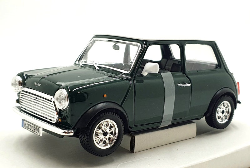 Burago 1/24 Scale Diecast #18-22011G - Mini Cooper 1969 - Green/White