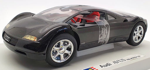 Revell 1/18 Scale Model Car 08929 - Audi Avus Quattro - Black