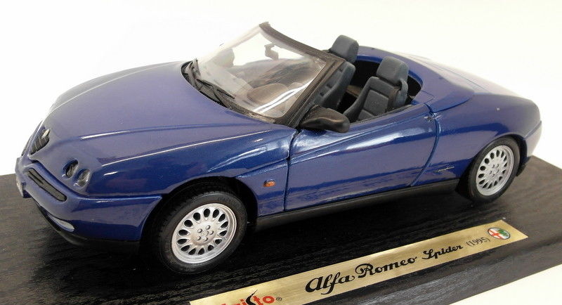 Maisto 1/18 scale Diecast - 31831 Alfa Romeo Spider 1995 Blue